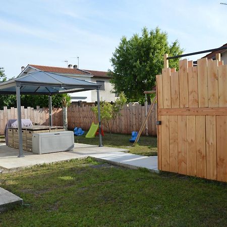 Charmant Pavillon Bordelais Saint-Medard-en-Jalles Exterior photo